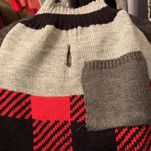 Dog sweater red & black buffalo plaid w/pocket various sizes - Picture 2 of 8